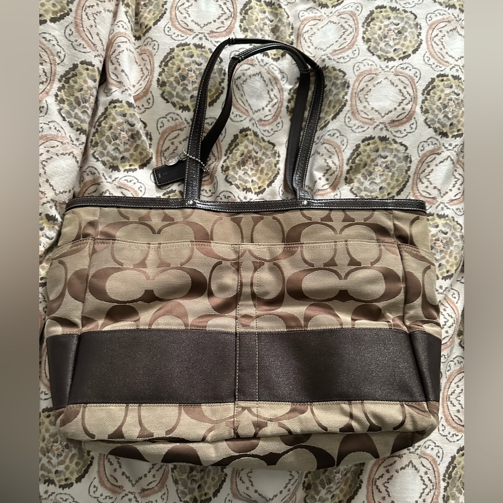 Coach Large Bag - Picture 2 of 6